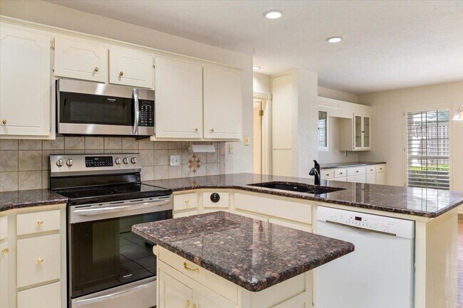 Foto del edificio - 603 NW Waterford Dr