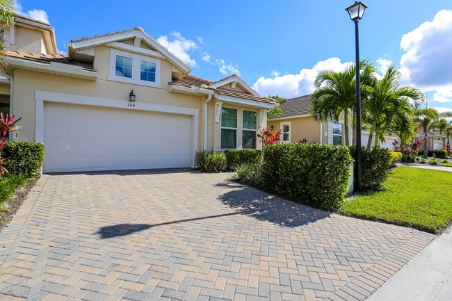 Building Photo - UNIT AVAILABLE AGAIN FOR JANUARY-APRIL 202...