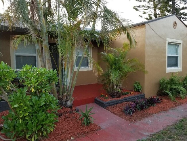 Building Photo - 2015 Funston St