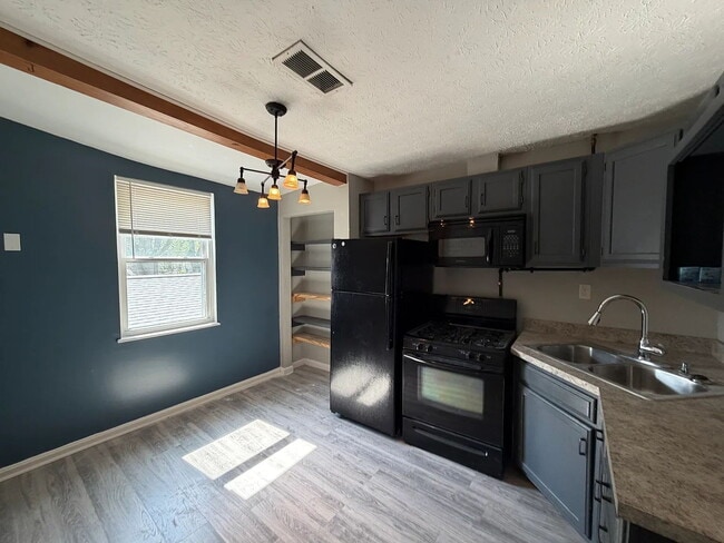 Photo - Charming 3-Bedroom Apartment in the Heart of Jeffersonville 

All Utilities Included