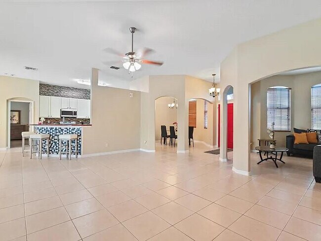 Foto del edificio - 602 SW McCall Rd