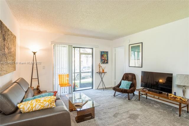 Building Photo - 21915 Lake Forest Cir