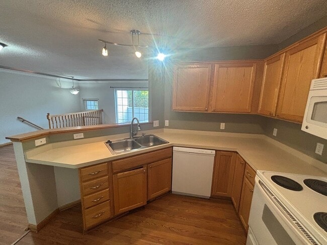Building Photo - 7049 Lockslie Way
