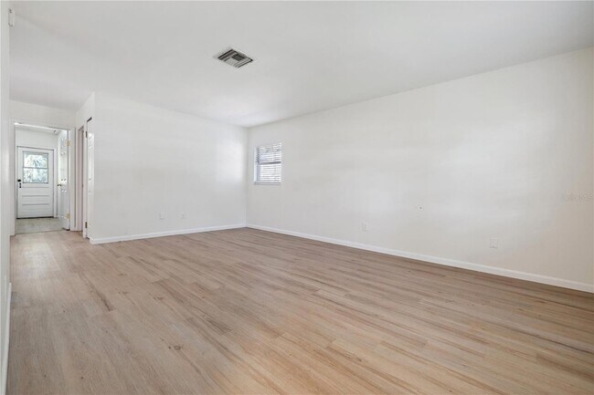 Building Photo - 1809 E Knollwood St