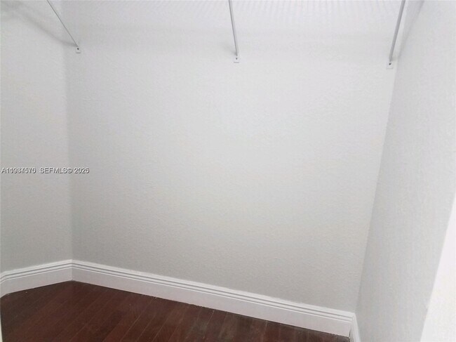 Building Photo - 10658 NW 87th Ct