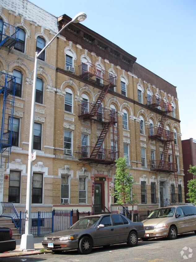 Primary Photo - 226 Pulaski Street