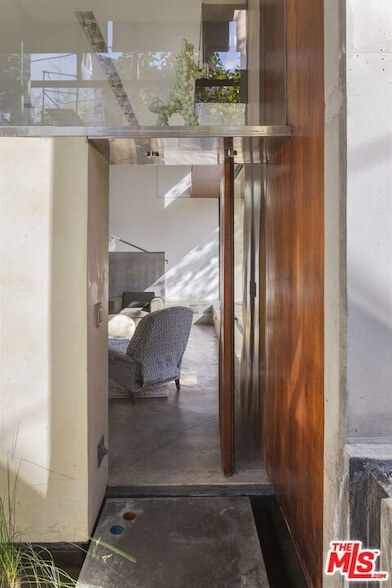 Building Photo - 615 Woodlawn Ave