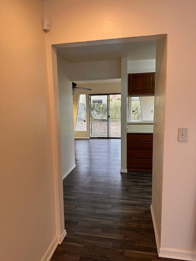 Building Photo - $500 Move-In Special | Kenton 3-Bed, 2-Bath Home with Yard & Washer/Dryer