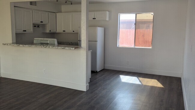 Foto del edificio - 2153 Daley St