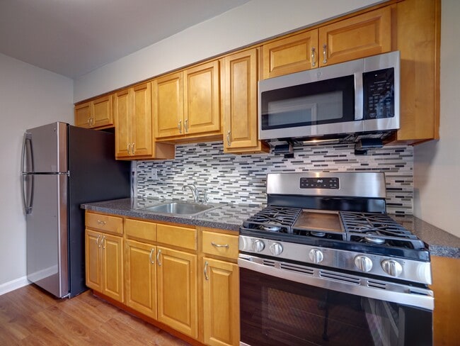 Building Photo - Garwood Gardens Apartments