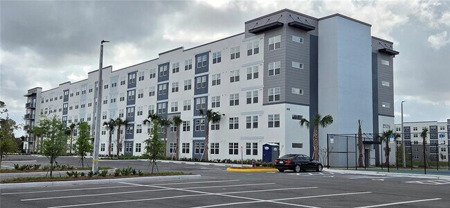 Foto del edificio - 5579 Millenia Park Blvd