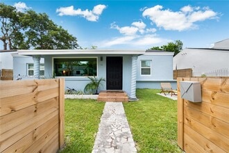 Building Photo - 541 NW 49th St