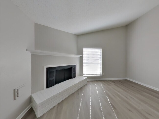 Foto del edificio - 623 Walston Ln