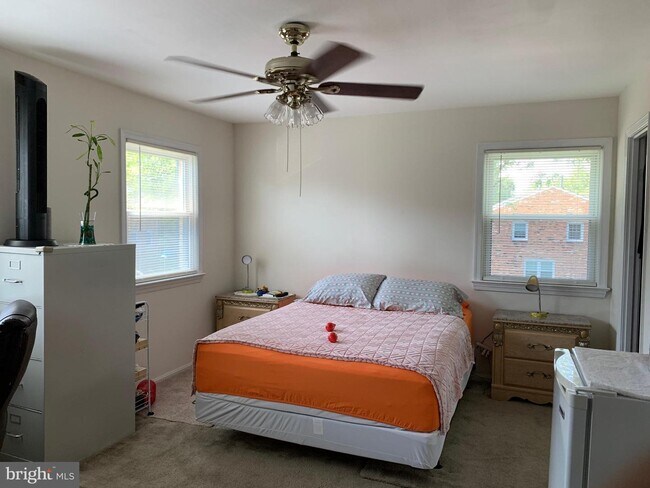 Foto del edificio - 10116 Brandon Way