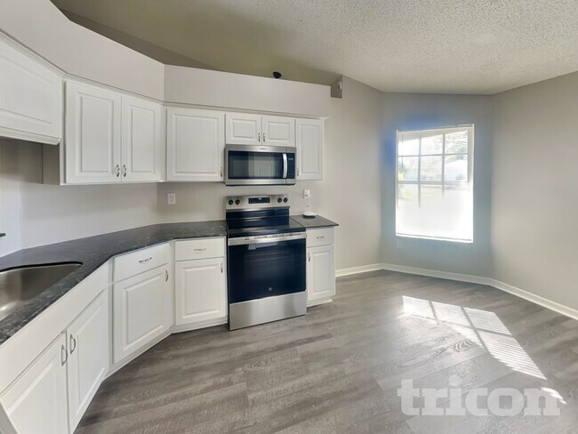 Foto del edificio - 1718 Brandon Trace Ave