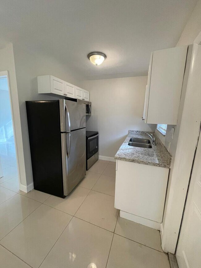Foto del edificio - 1531 NE 117th St