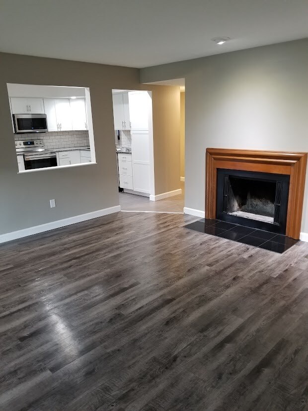 Building Photo - 6732 Worth Ave