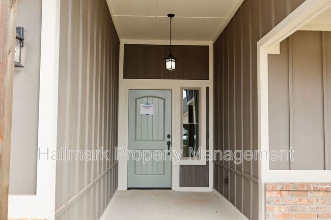 Foto del edificio - 626 Trails End Dr