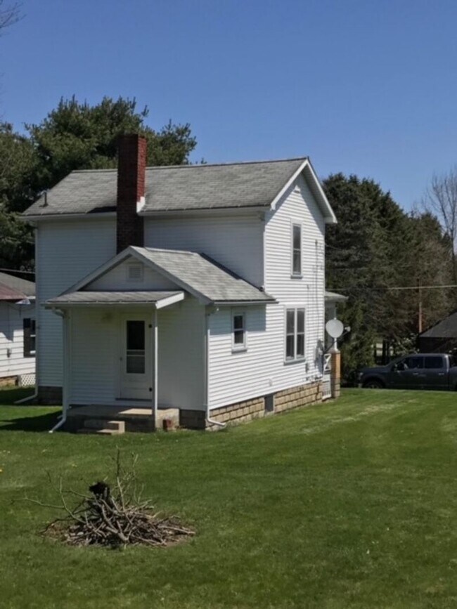 Building Photo - 2 br, 1 bath House - 6 Garfield Ave