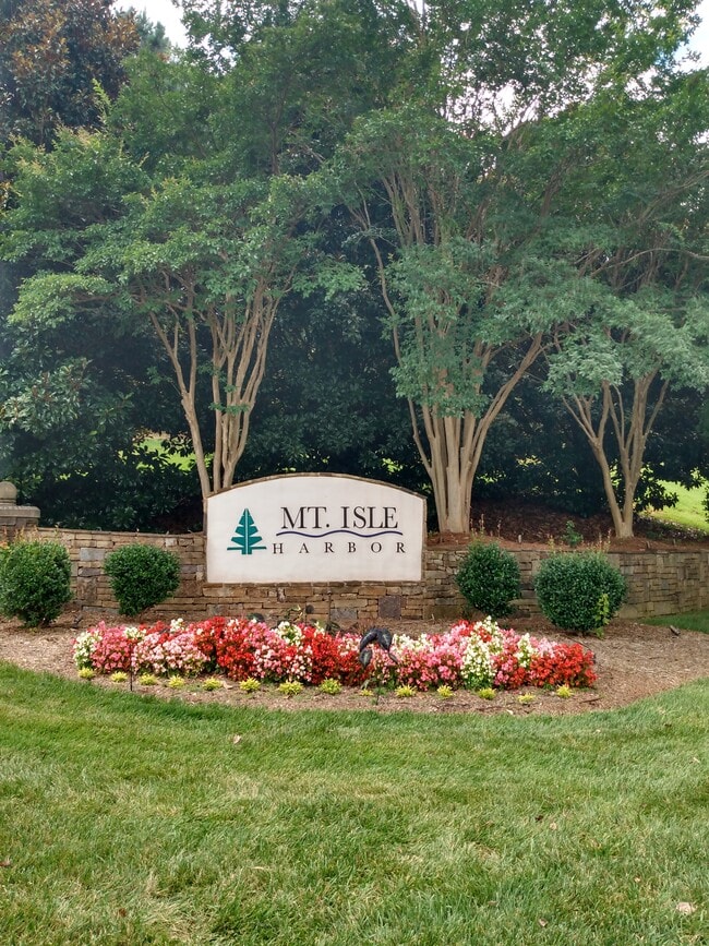 Building Photo - 2036 Mountain Park Dr