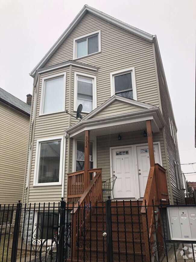 Building Photo - 3054 N Avers Ave