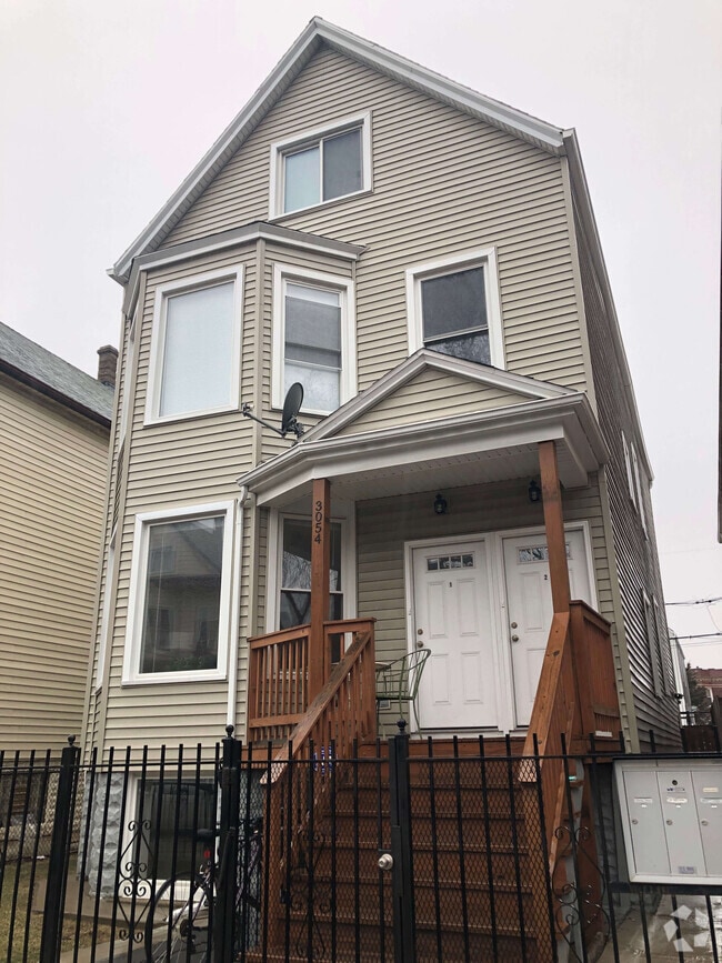 Building Photo - 3054 N Avers Ave