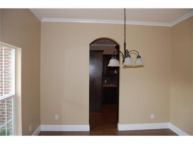 Building Photo - 1815 Hillvalley Dr