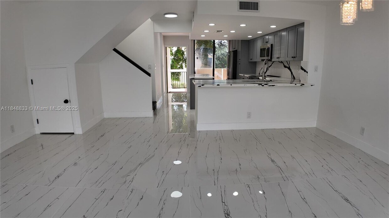 Foto principal - 2801 SW 87th Ave