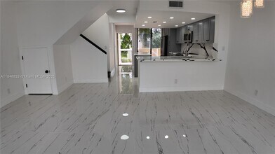 Building Photo - 2801 SW 87th Ave