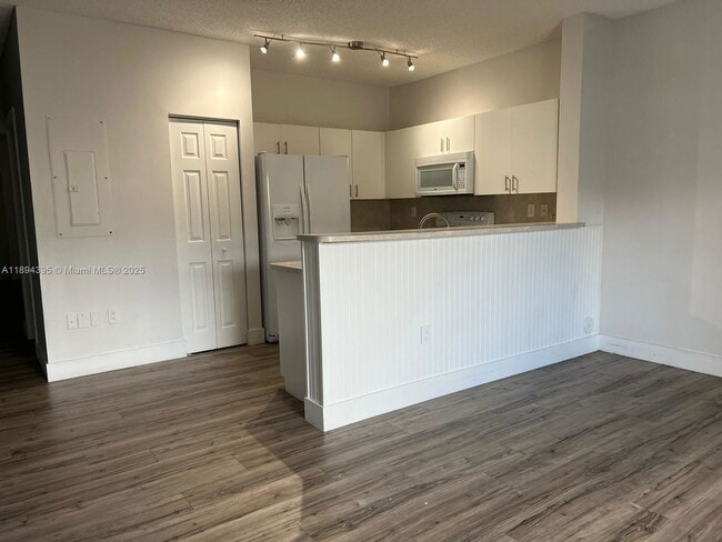 Foto del edificio - 2349 SE 23rd Dr