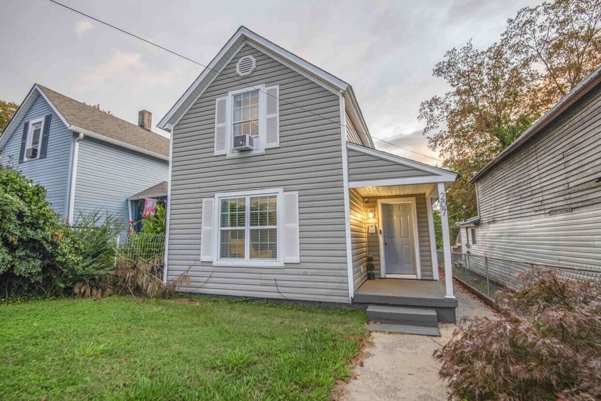 Foto principal - 207 N C St