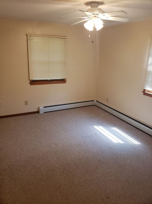 Foto del edificio - Spacious 3-Bedroom Home | Small-Town Living | Pet Friendly