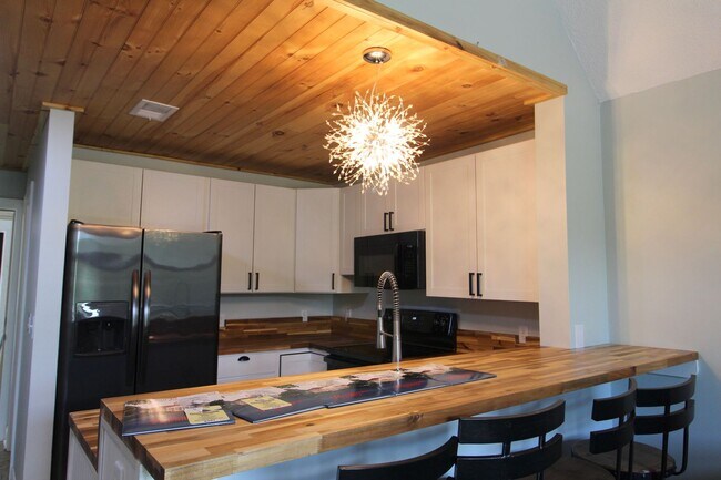 Foto del edificio - 1330L Hunters Rd