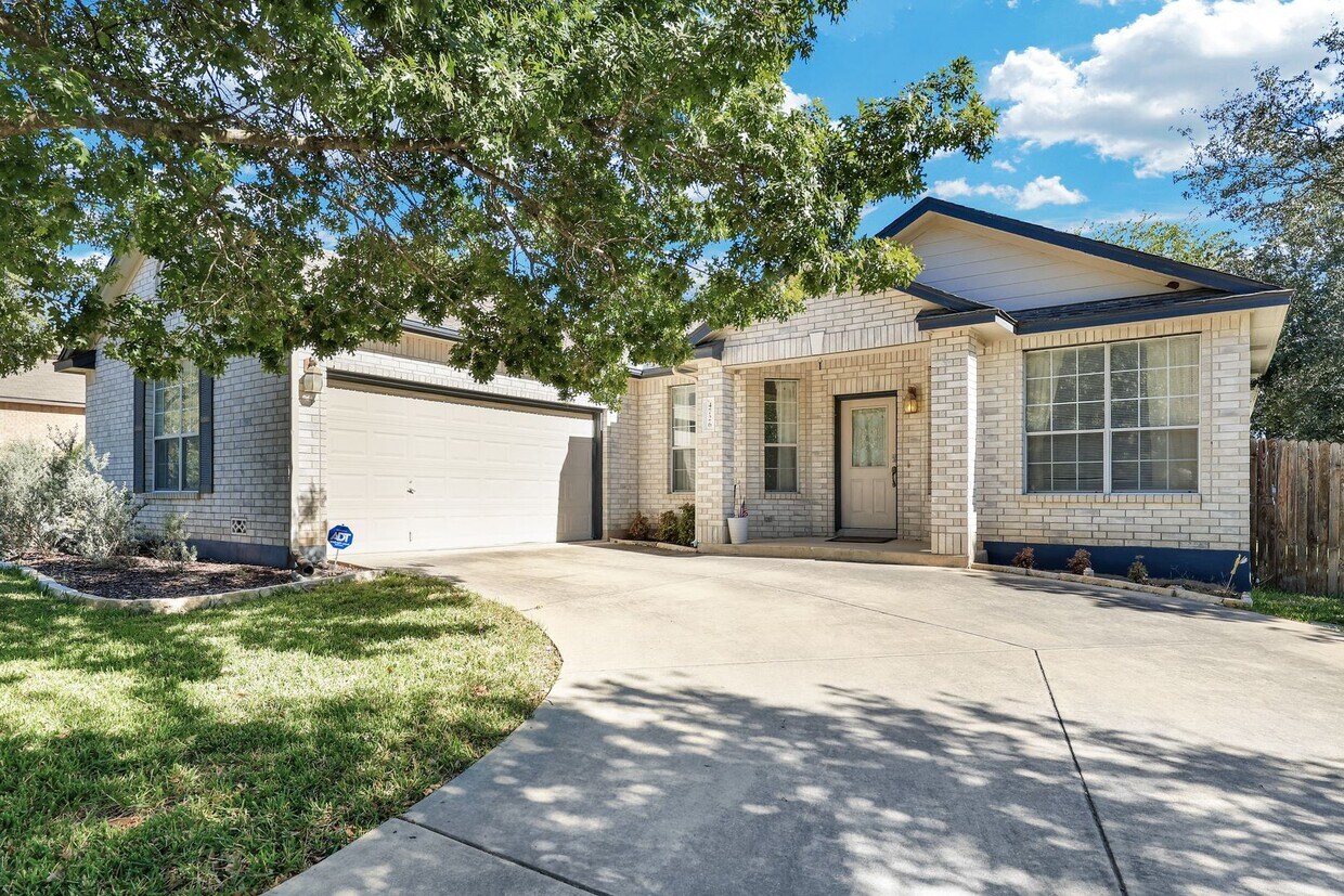 Primary Photo - Gorgeous Brick Home in Gated Shavano Bend