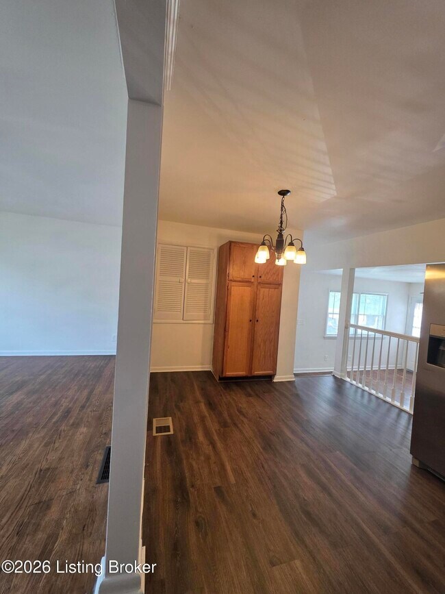 Foto del edificio - 9422 Hudson Ln