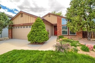 Building Photo - 7951 S Quince Way