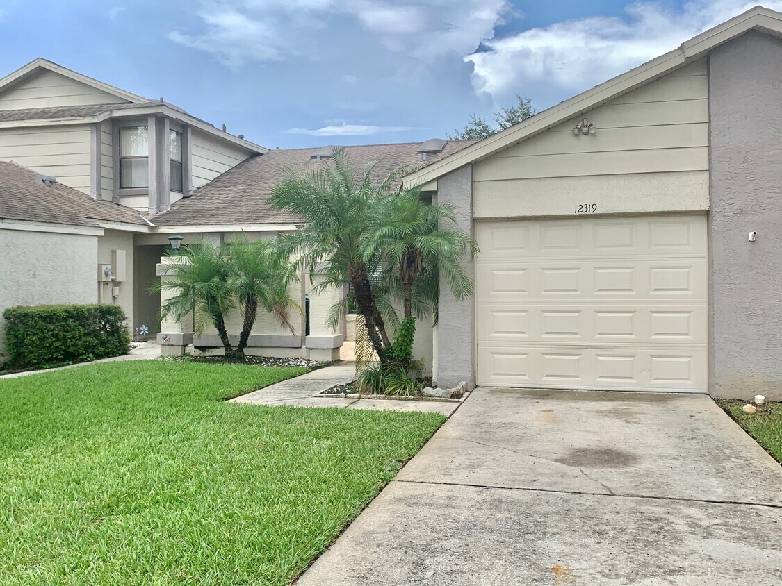 12319 Augusta Woods Ct, Orlando, FL 32824 Townhome Rentals in Orlando