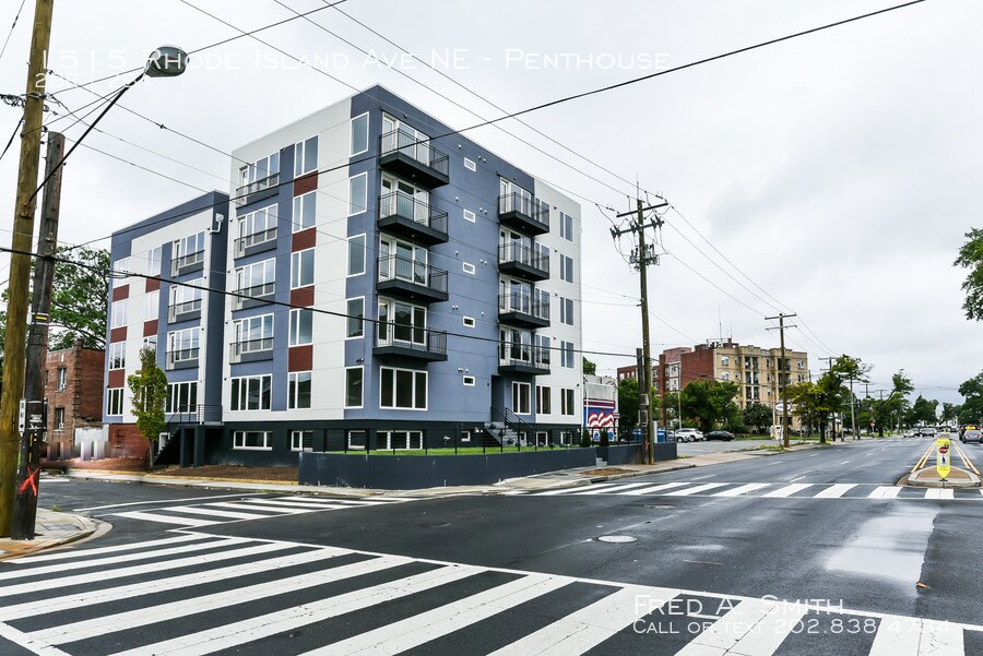 Foto principal - 1515 Rhode Island Ave NE