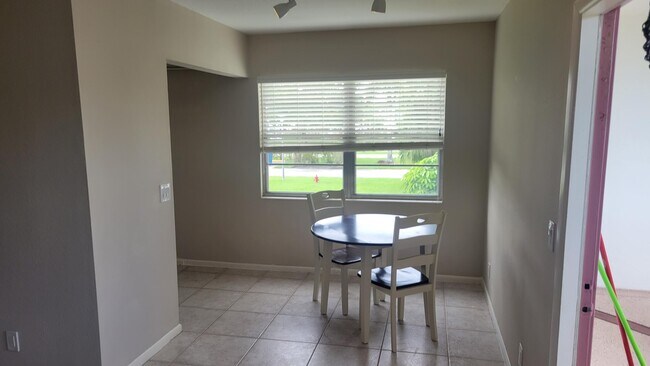 Foto del edificio - 612 Fanshaw O