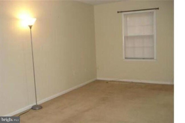 Building Photo - 8 Cornerwood Ct