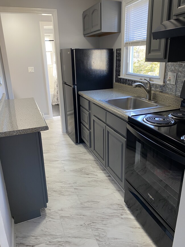 Building Photo - 60 Ashcraft Rd