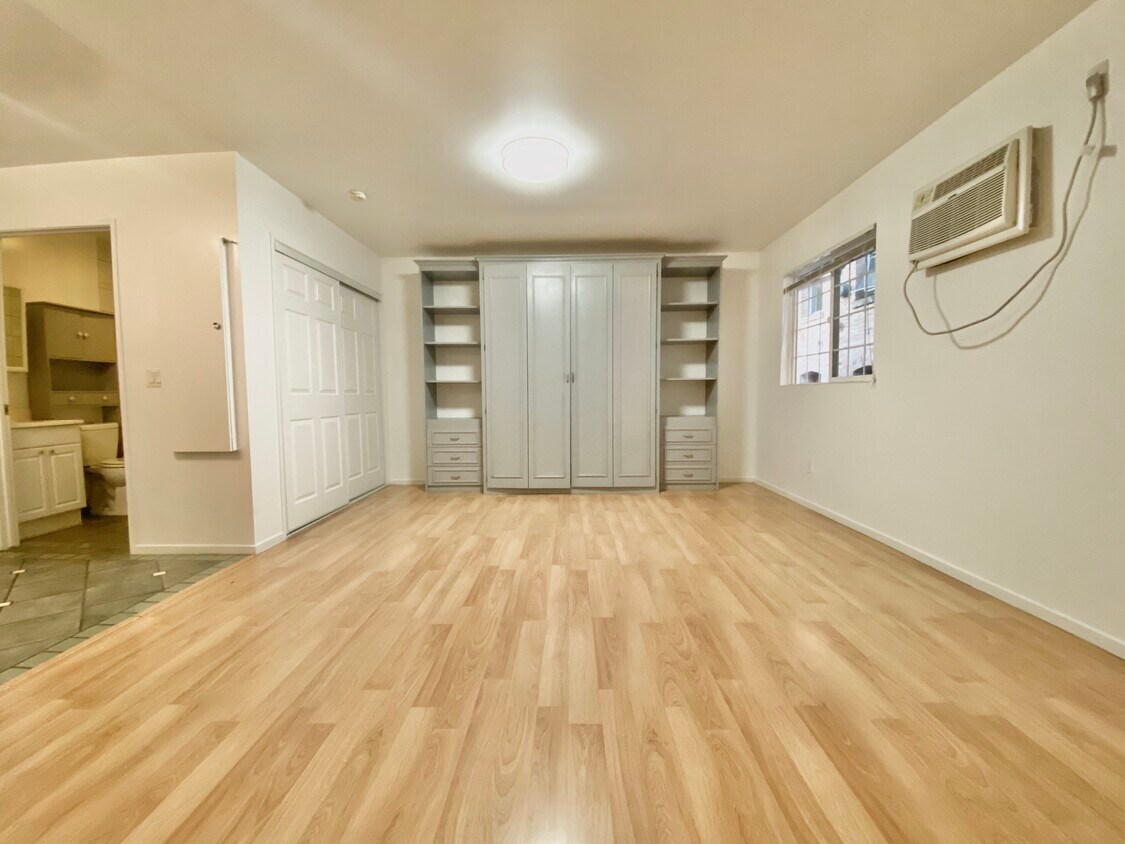 Primary Photo - 403 S Alvarado St