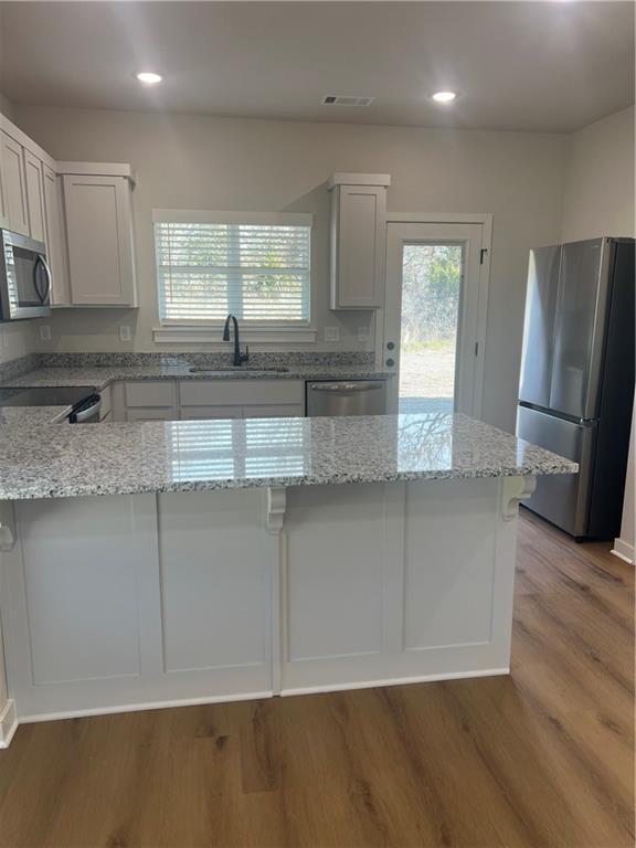 Foto del edificio - 550 Cosmos St