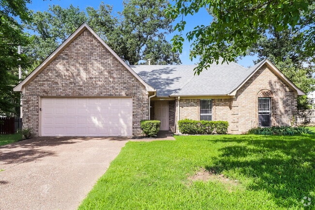 Building Photo - 3926 Pecan Trace Cove
