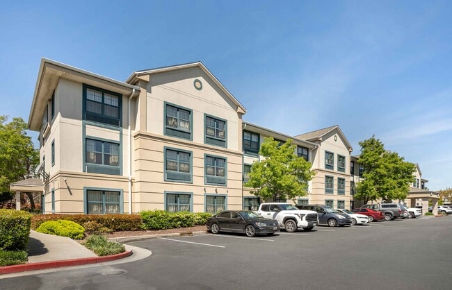 Building Photo - Furnished Studio-Richmond - Hilltop Mall