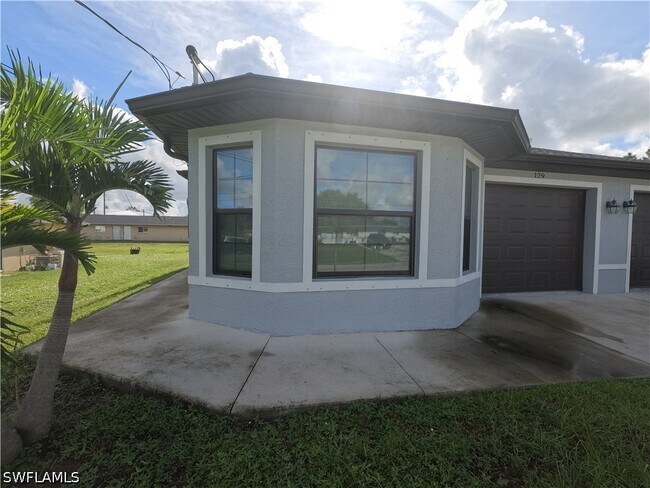 Foto del edificio - 129 Gilbert Ave S