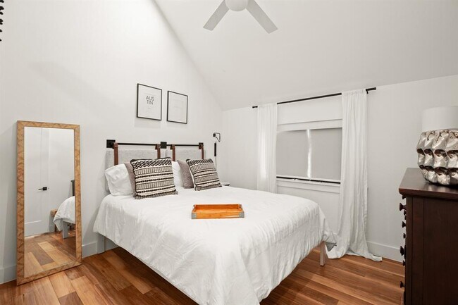 Building Photo - 1402 Meander Dr