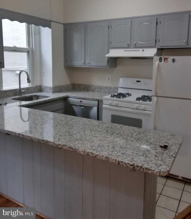 Foto del edificio - 2121 N St NW