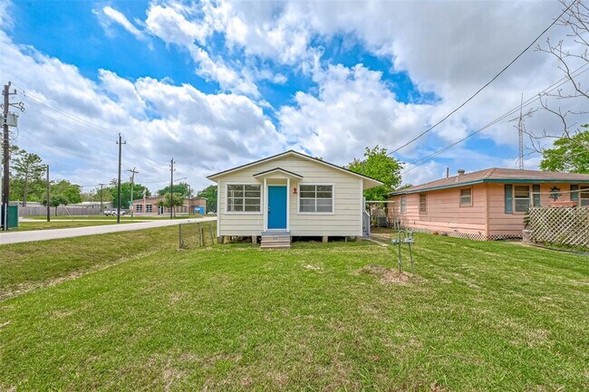 Building Photo - 4222 Sevan St