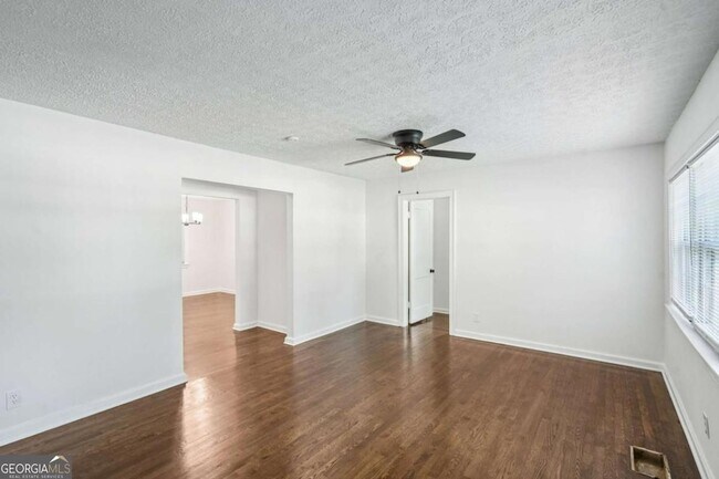 Foto del edificio - 125 Chappell Rd SW